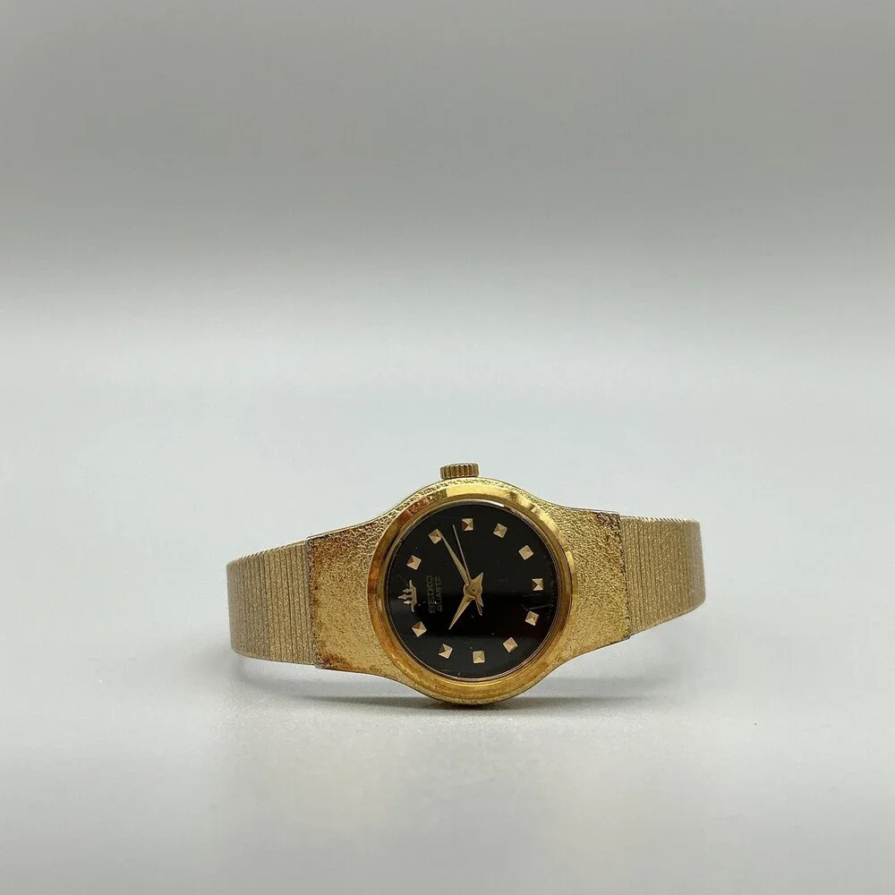 Vintage Seiko Womens Watch 20mm Black Gold Tone 8Y21-0020 New Battery 5.75